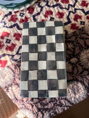 Black and White Checkered napkins set of 100 brand new in plastic
